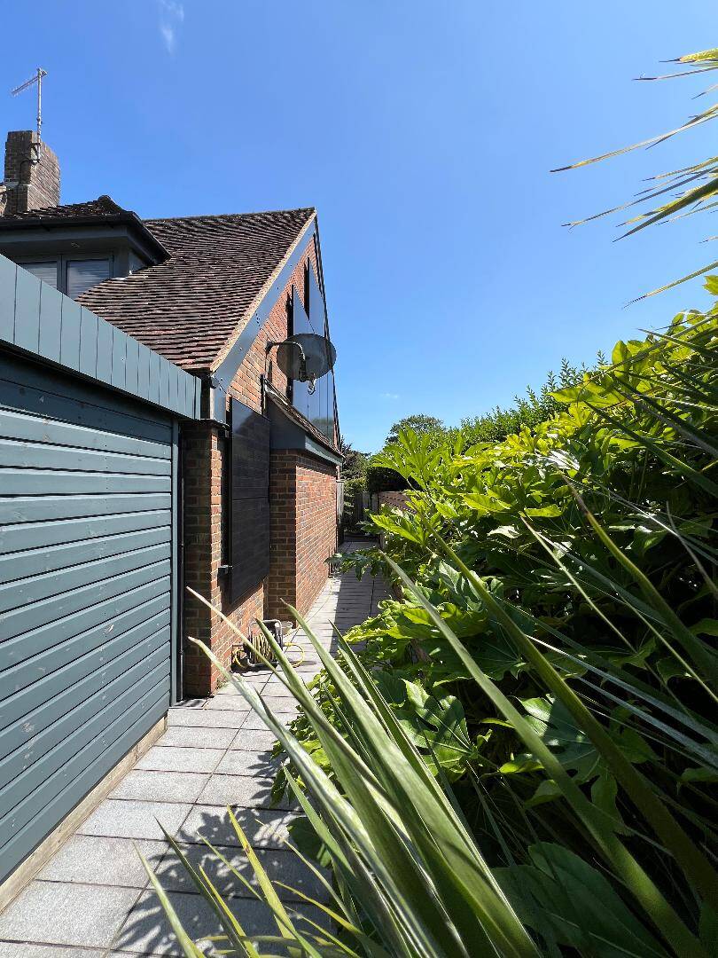 RIVET GARDEN SIDE_1753907435